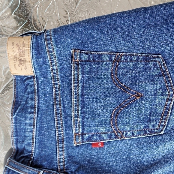 Levi Strauss &Co shorts.Size 12. - Picture 8 of 13